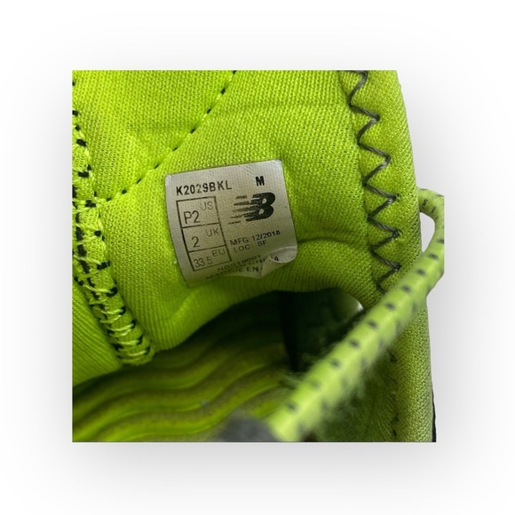 New Balance 𓆉 Adirondack Outdoor Adventure Sandal 𓆉 Black Neon Green 𓆉 Kids 2 - Picture 13 of 16